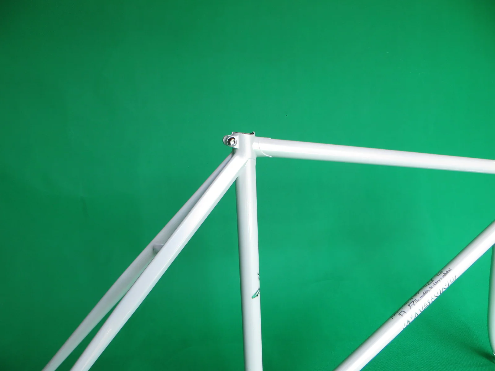 Makino // White 2013 // 53cm - Image 3