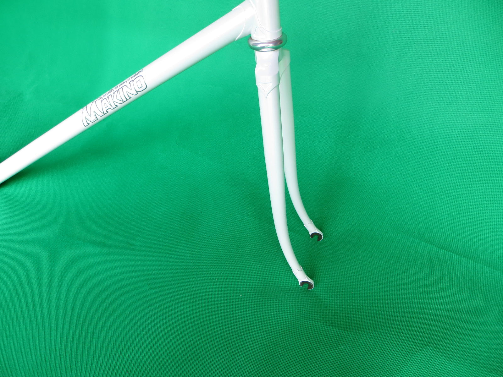 Makino // White 2013 // 53cm - Image 4