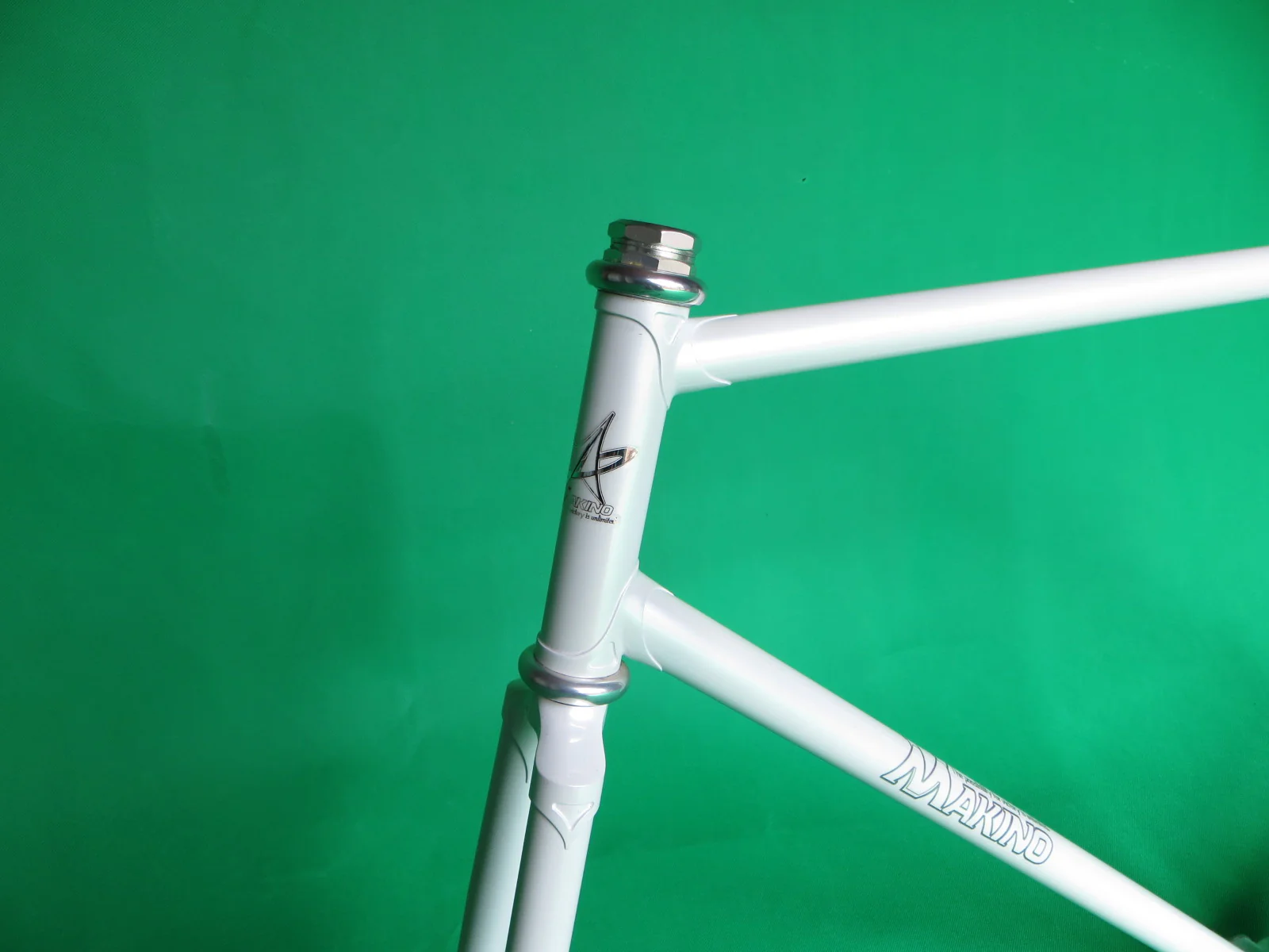 Makino // White 2013 // 53cm - Image 9