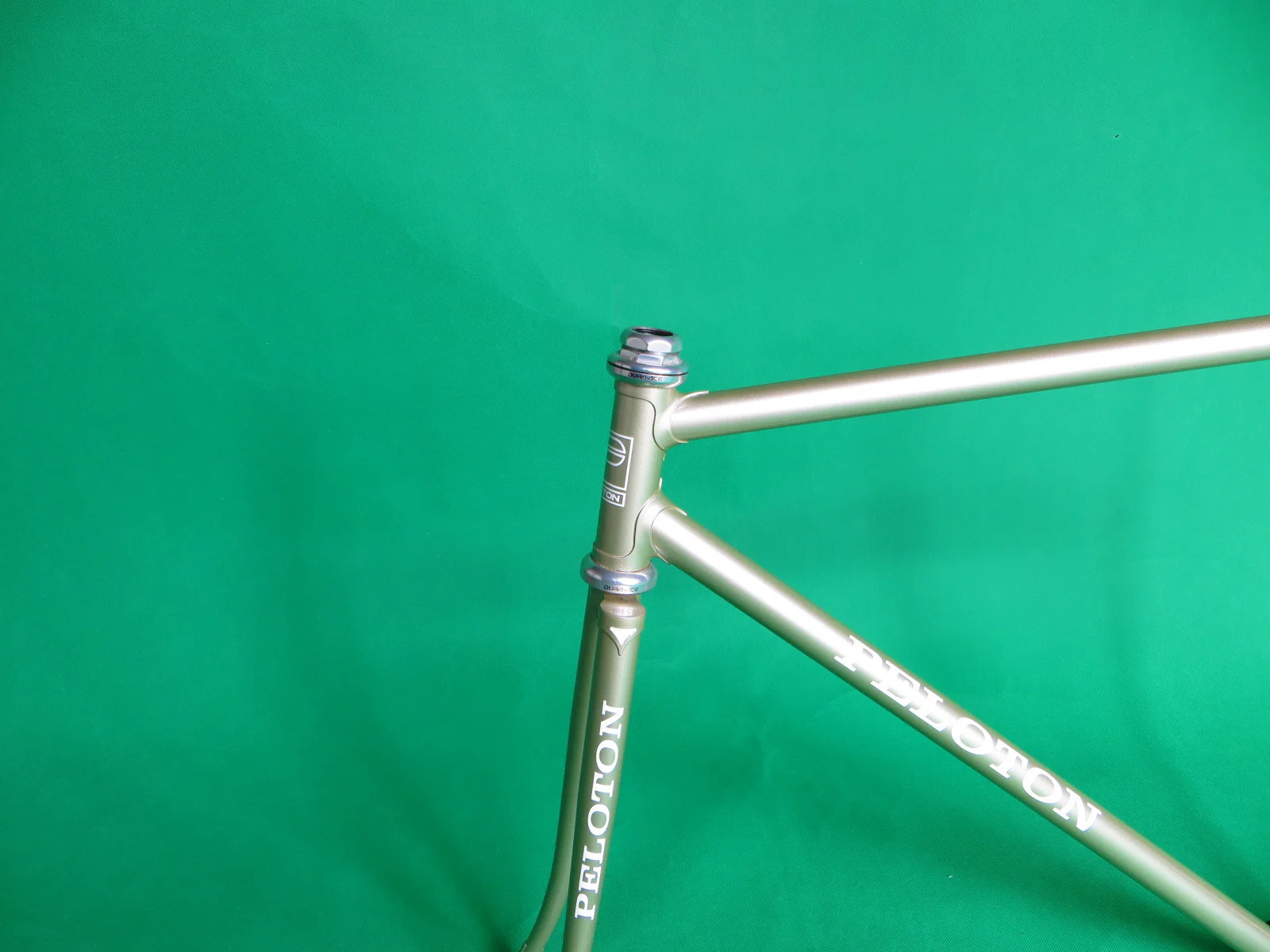 Peloton // Goldish-Silver // Sloping // 53cm - Image 12