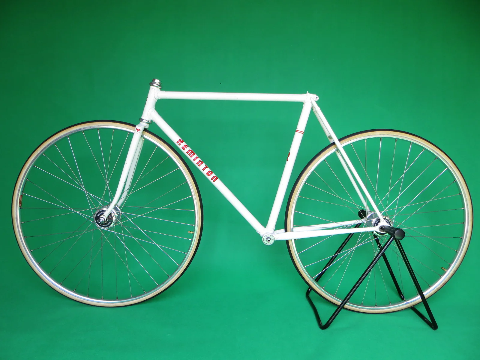 Reminton White Silver Flake (52cm) - Image 13