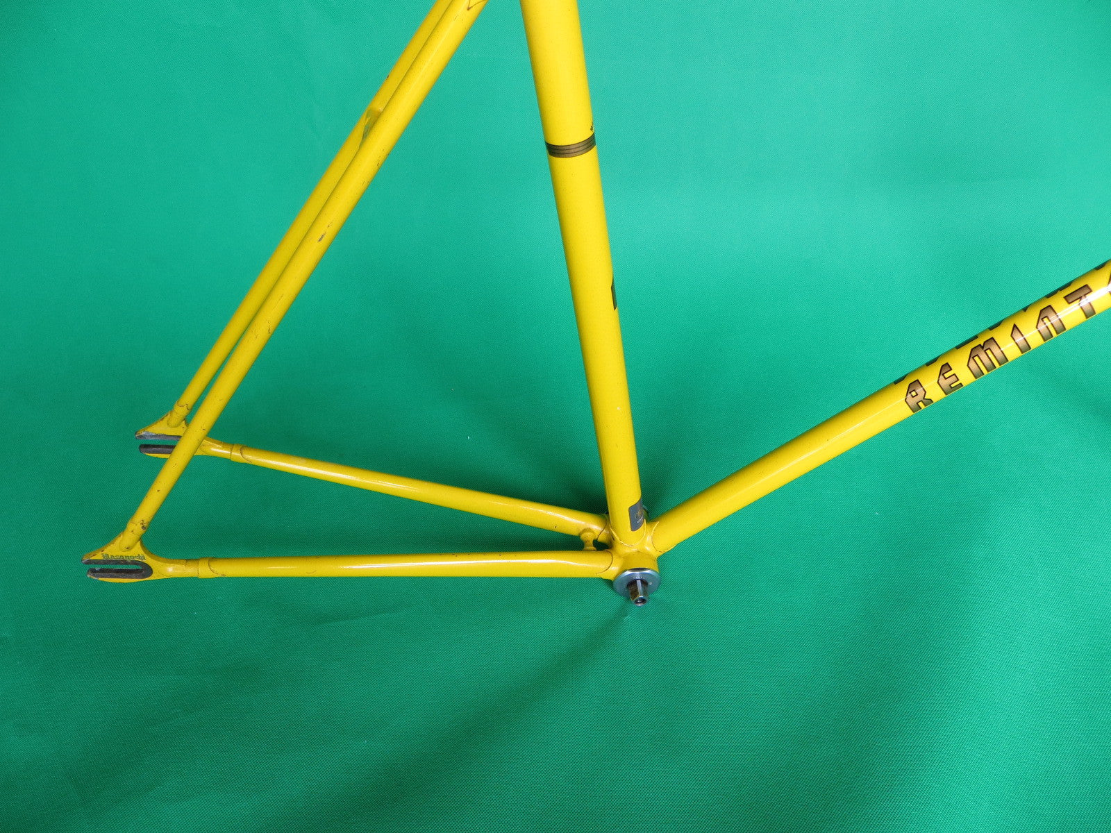 Reminton // Yellow & Gold Flake '97 // 51.5cm - Image 4