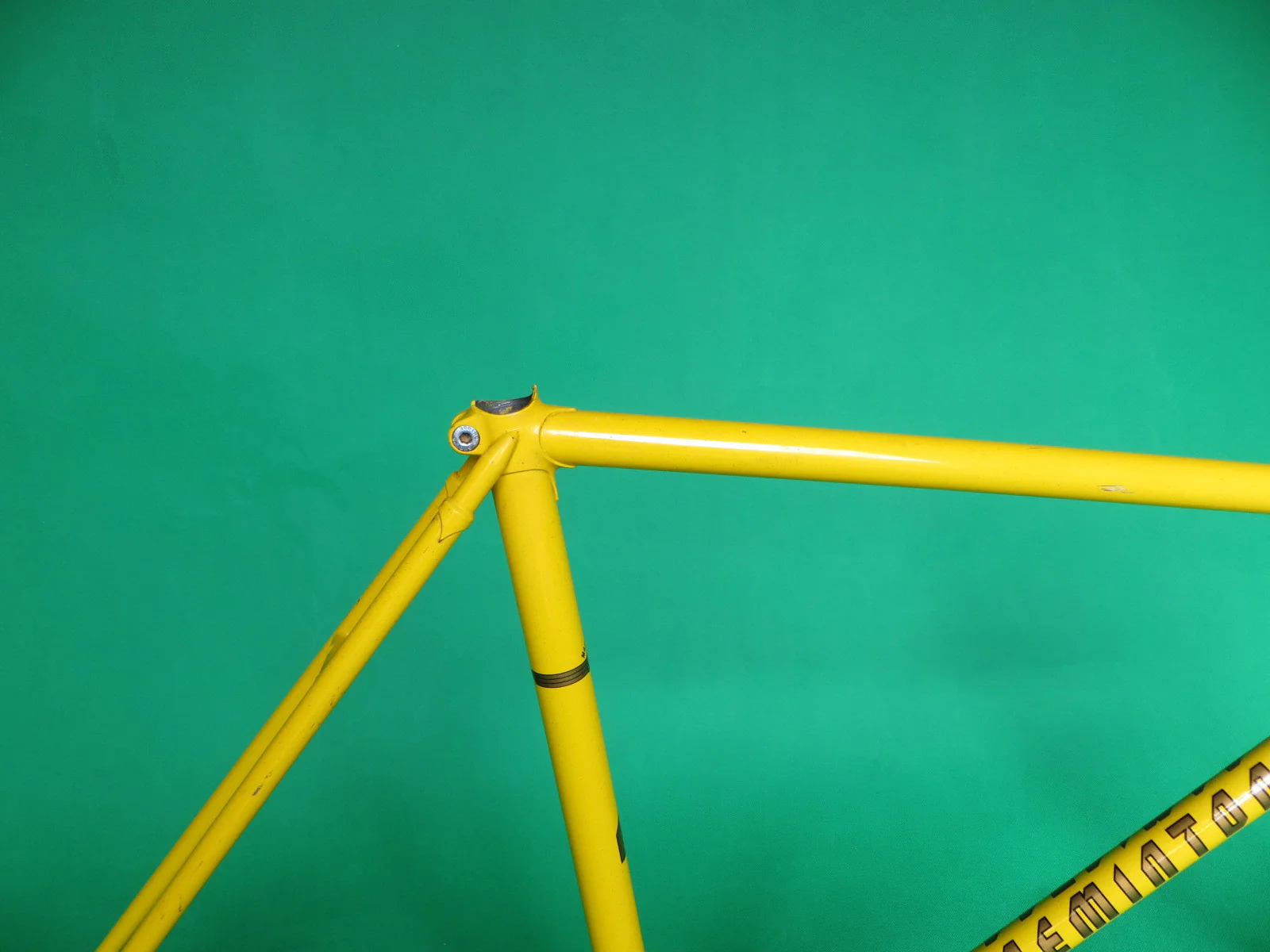 Reminton // Yellow & Gold Flake '97 // 51.5cm - Image 5