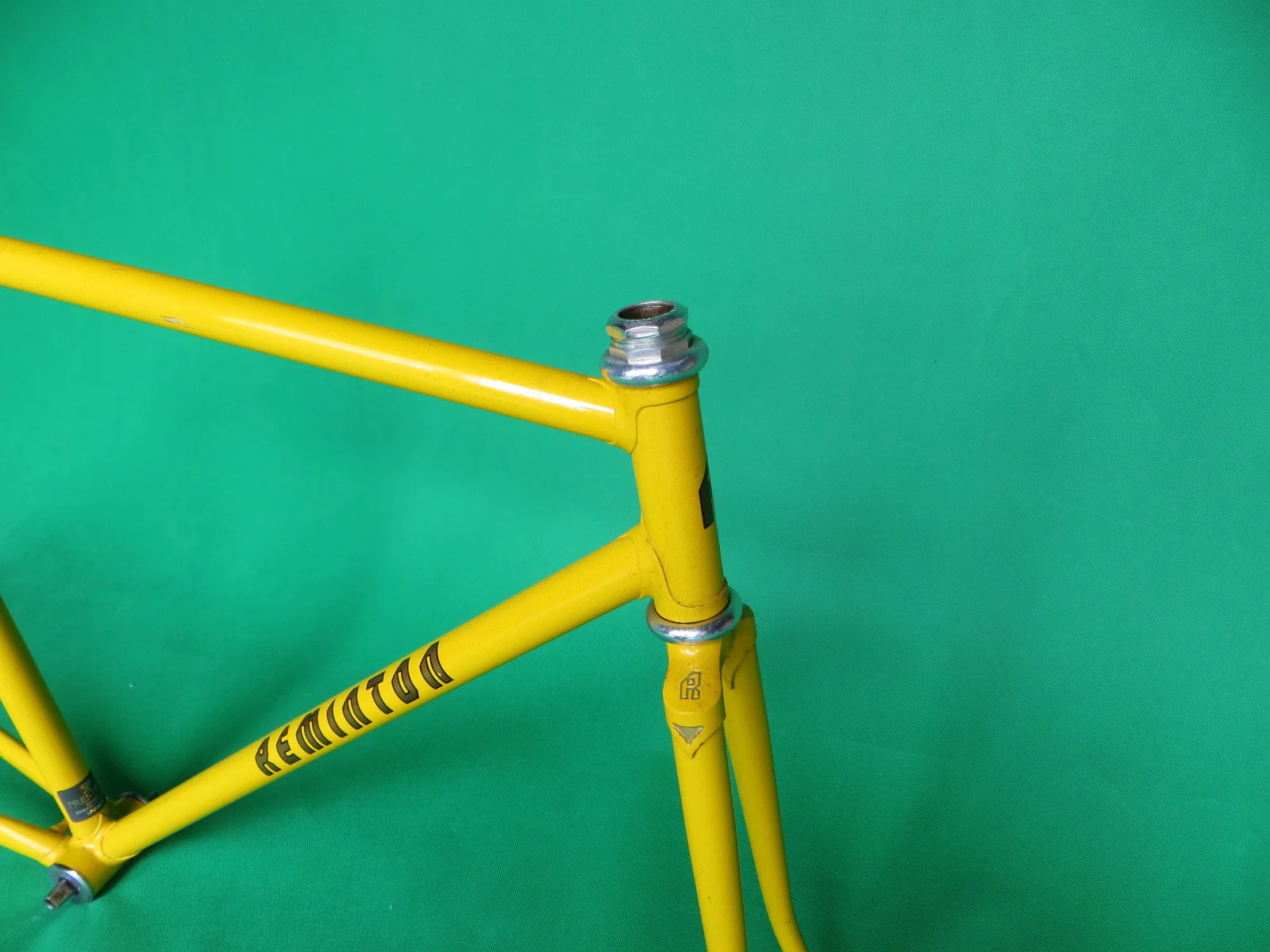 Reminton // Yellow & Gold Flake '97 // 51.5cm - Image 7
