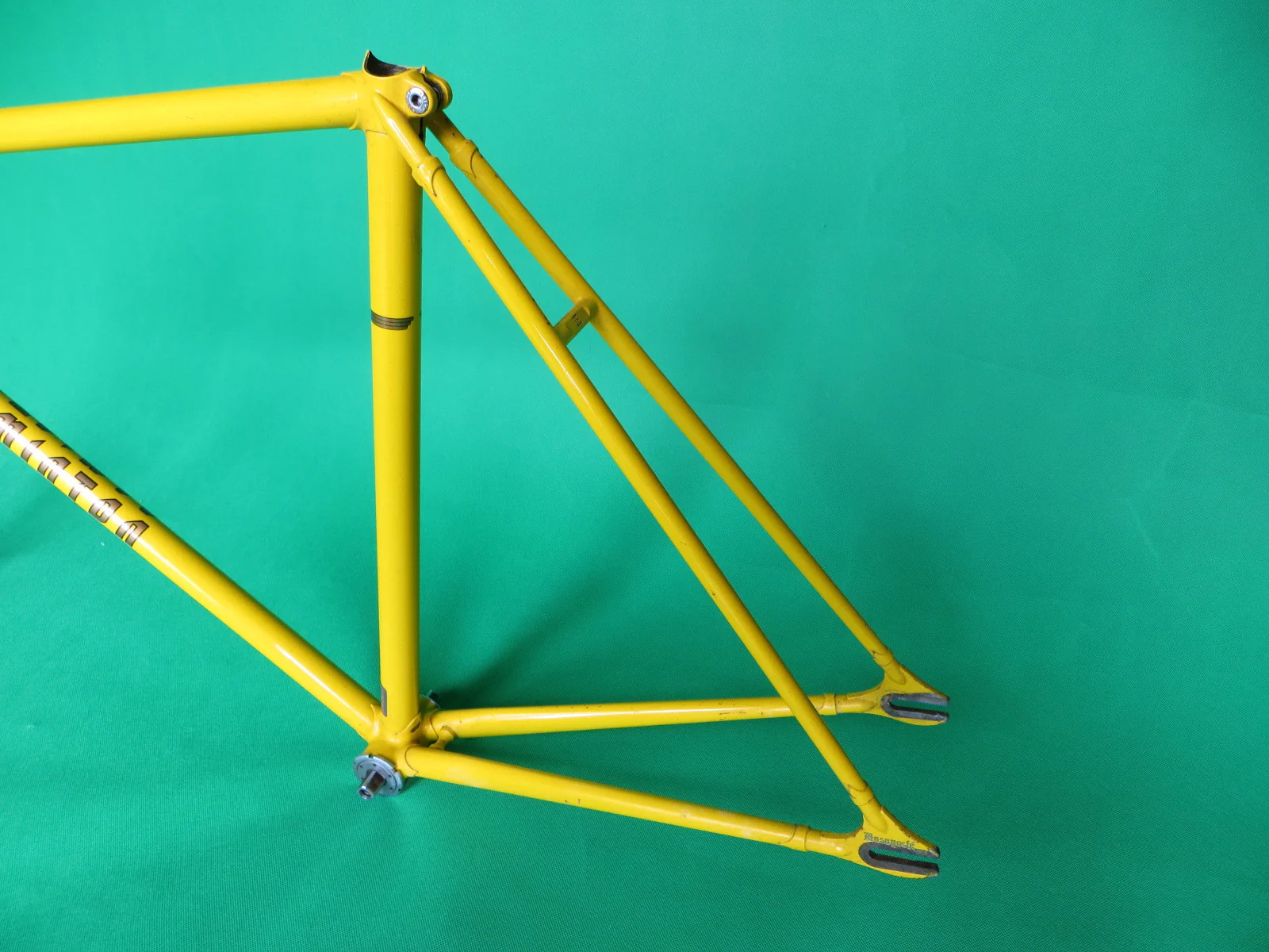 Reminton // Yellow & Gold Flake '97 // 51.5cm - Image 8