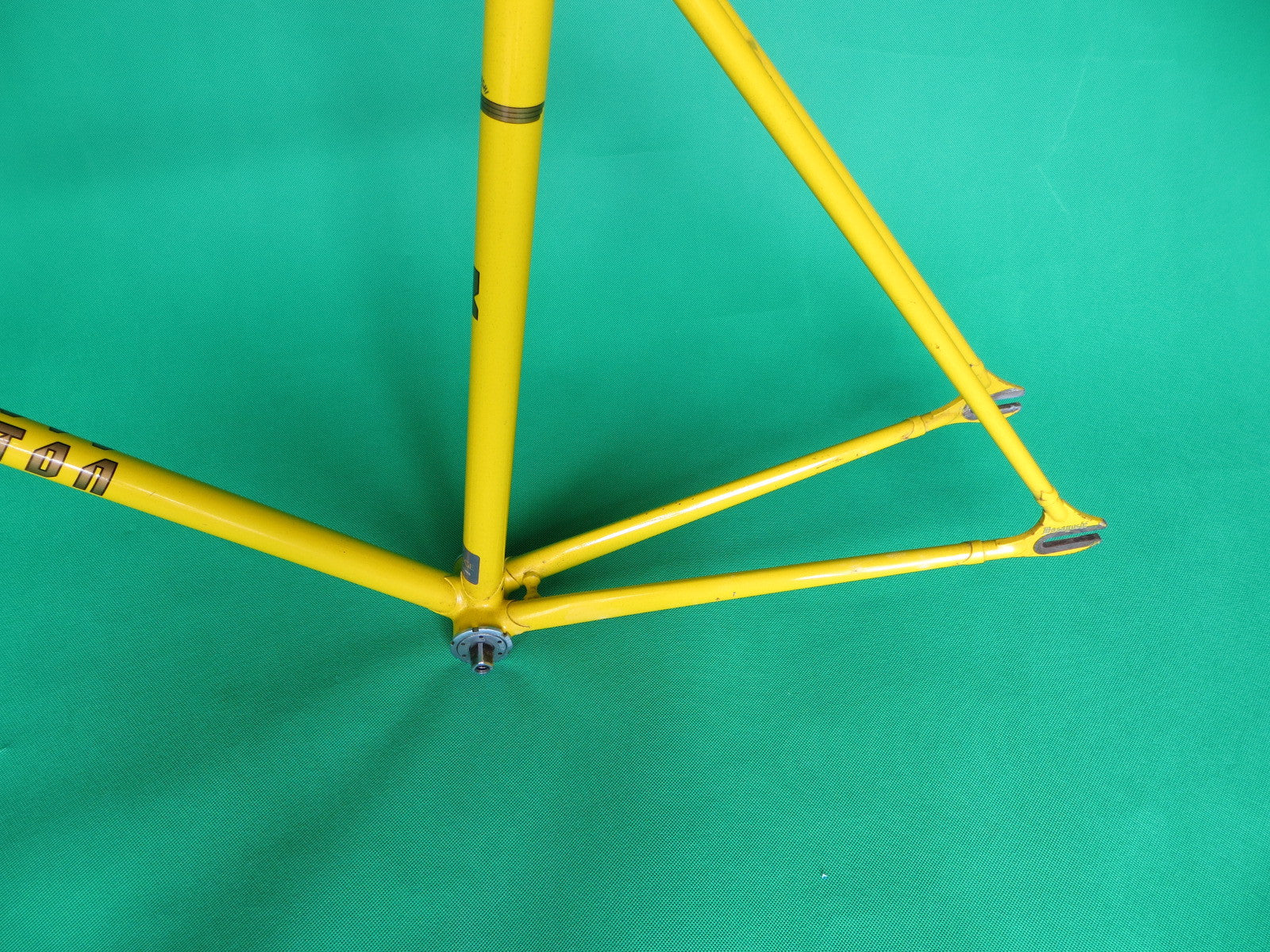 Reminton // Yellow & Gold Flake '97 // 51.5cm - Image 9